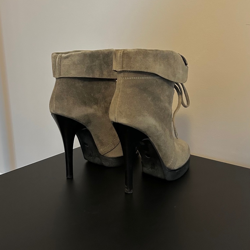 Vintage Giuseppe 2010s Combat Suede Stiletto Lace Up Platform Heeled Ankle Boots